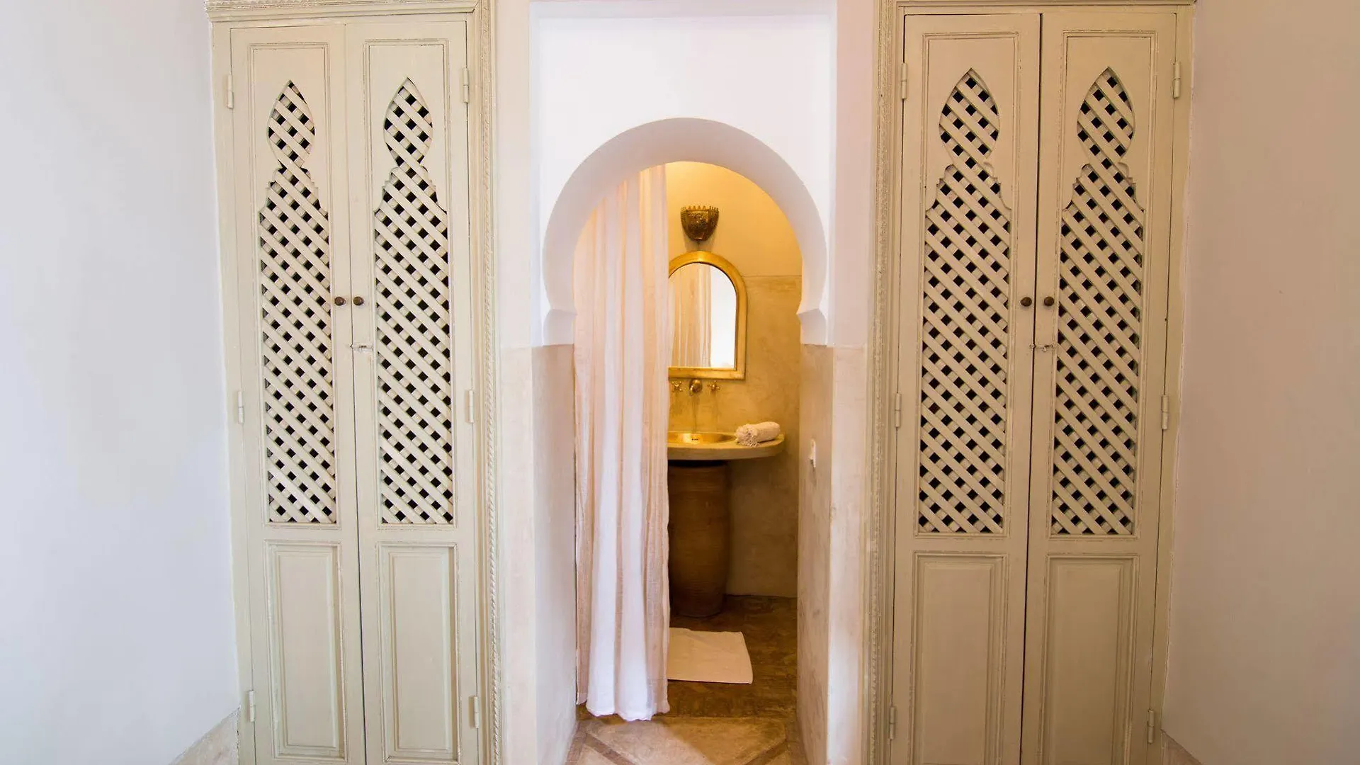 Riad Dar El Gnaouia Marrakesh 3*,